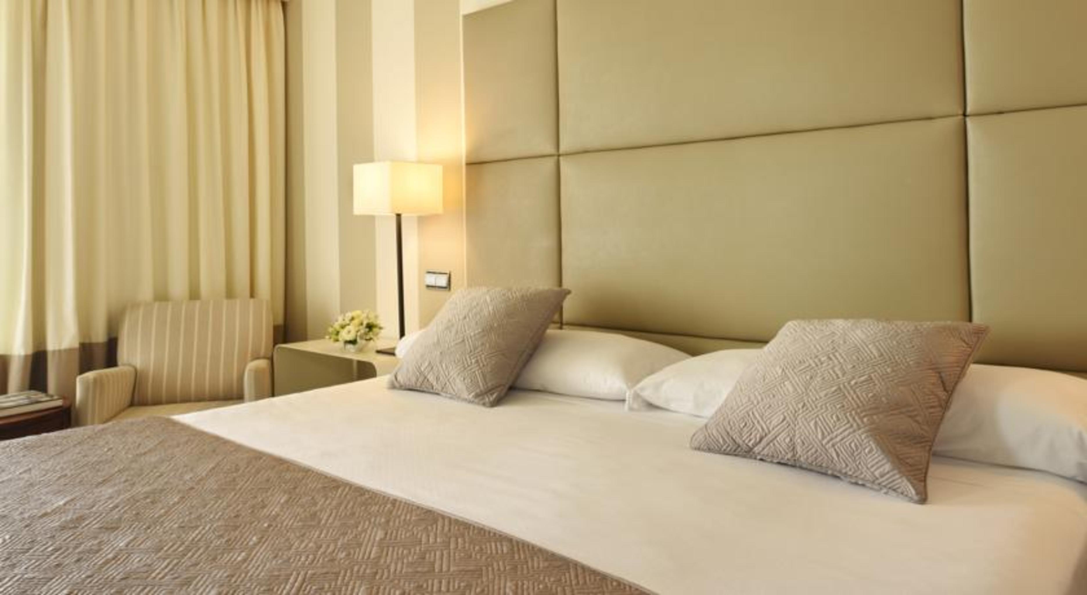Precise Resort El Rompido-The Hotel Eksteriør billede A bed