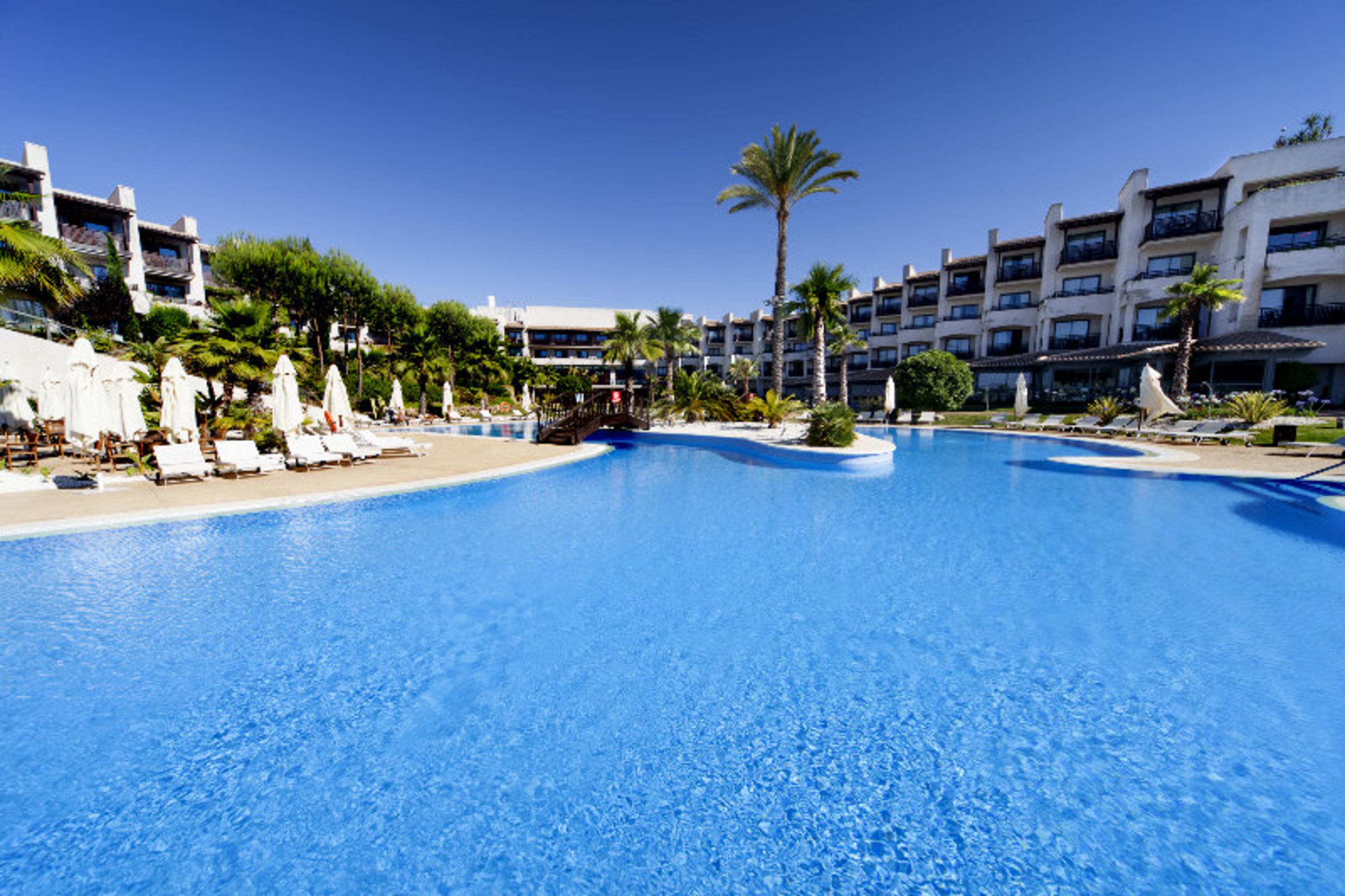 Precise Resort El Rompido-The Hotel Eksteriør billede The swimming pool at the hotel