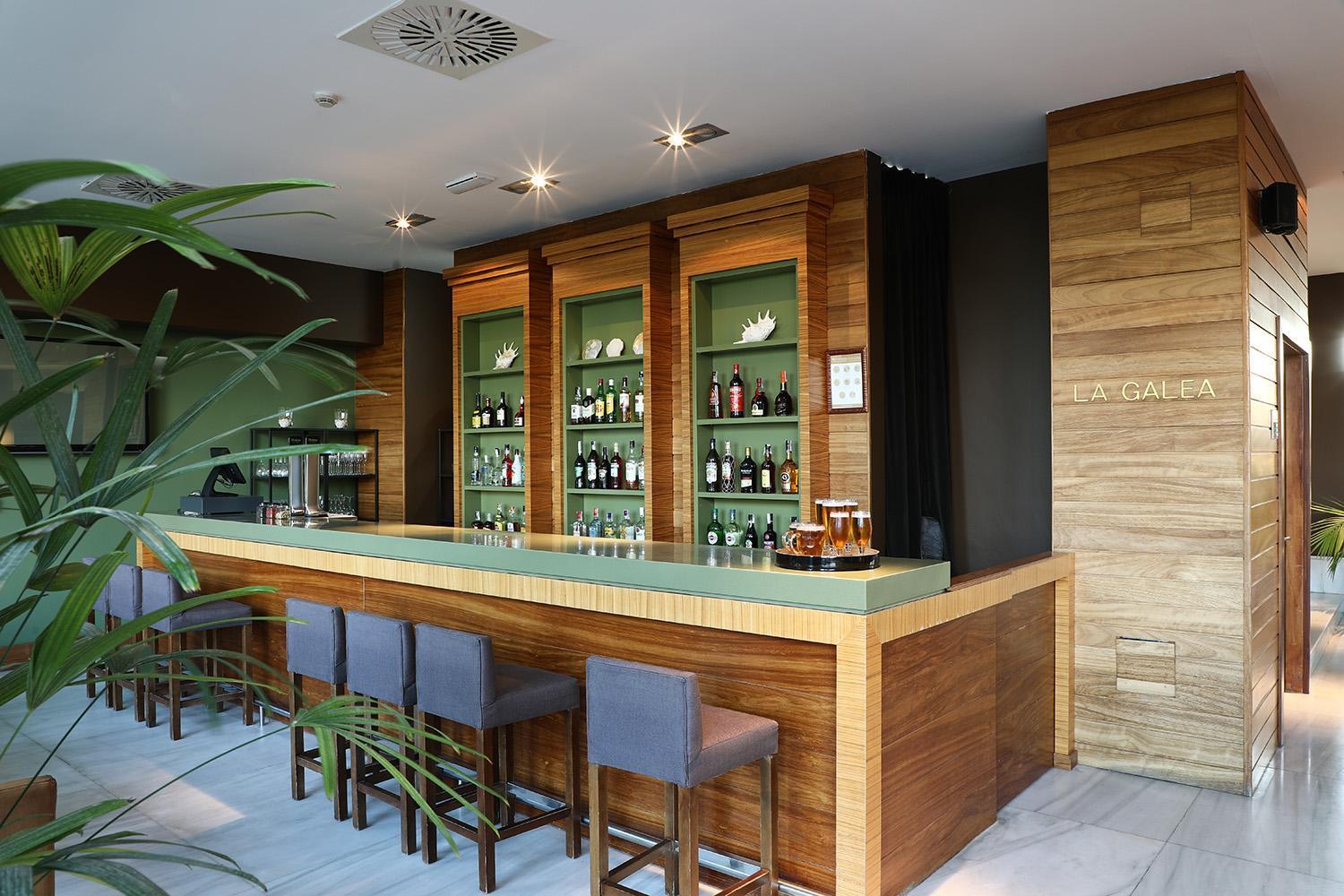 Precise Resort El Rompido-The Hotel Eksteriør billede The bar at the airport