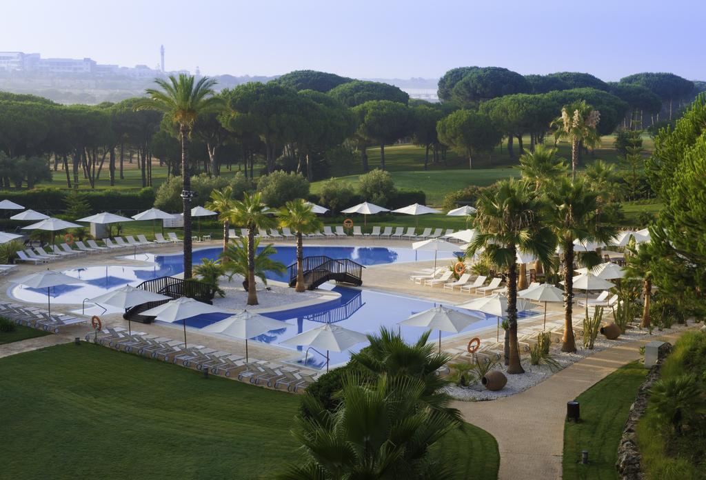 Precise Resort El Rompido-The Hotel Eksteriør billede The pool at the Hotel Rome